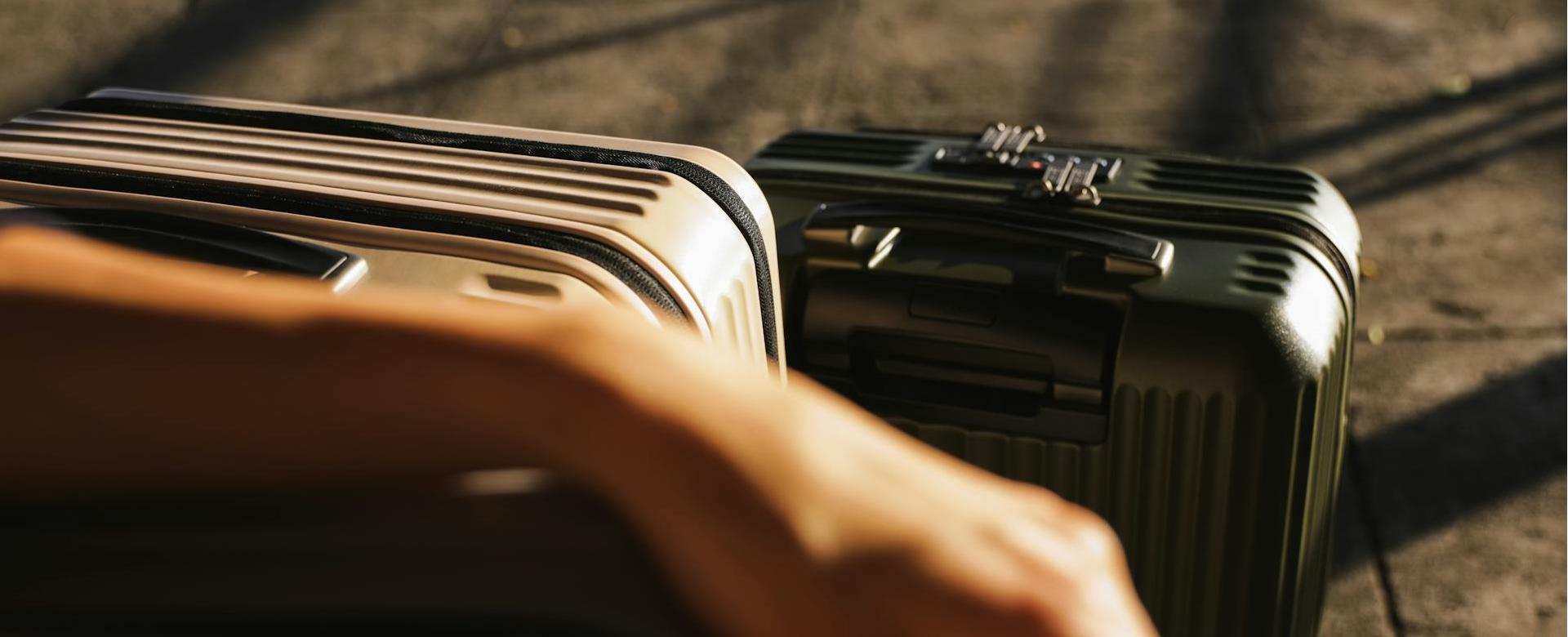 Premium Bagagewinkel -Premium Bagagewinkel pexels eminent luggage 1233435654 22743916